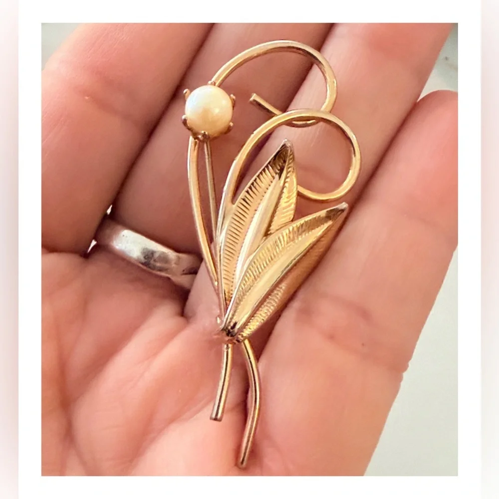 1980’s Vintage Gold Leaf Brooch with a Feminine Pearl‎ Accent, 2.10” Tall